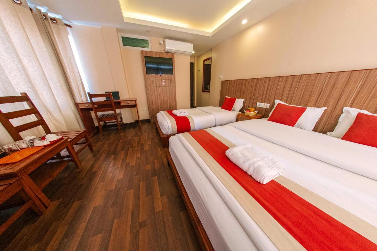 Hotel Chhimeki Катманду Екстер'єр фото