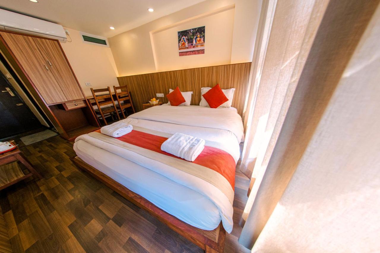 Hotel Chhimeki Катманду Екстер'єр фото