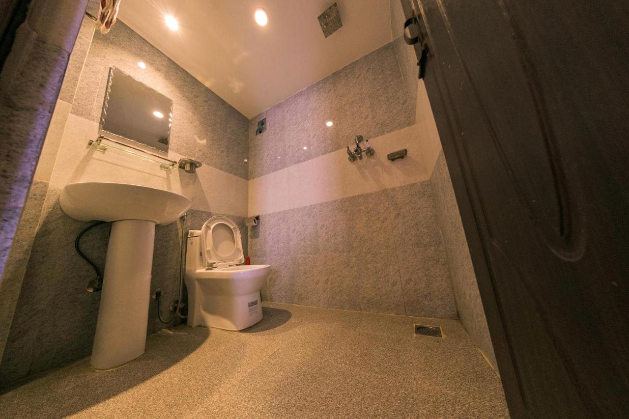 Hotel Chhimeki Катманду Екстер'єр фото