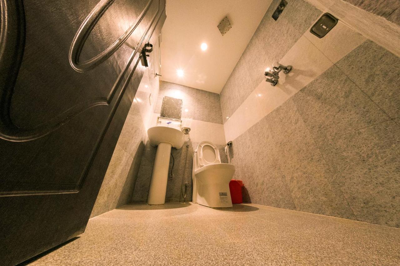 Hotel Chhimeki Катманду Екстер'єр фото