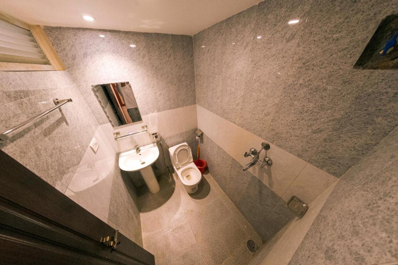 Hotel Chhimeki Катманду Екстер'єр фото